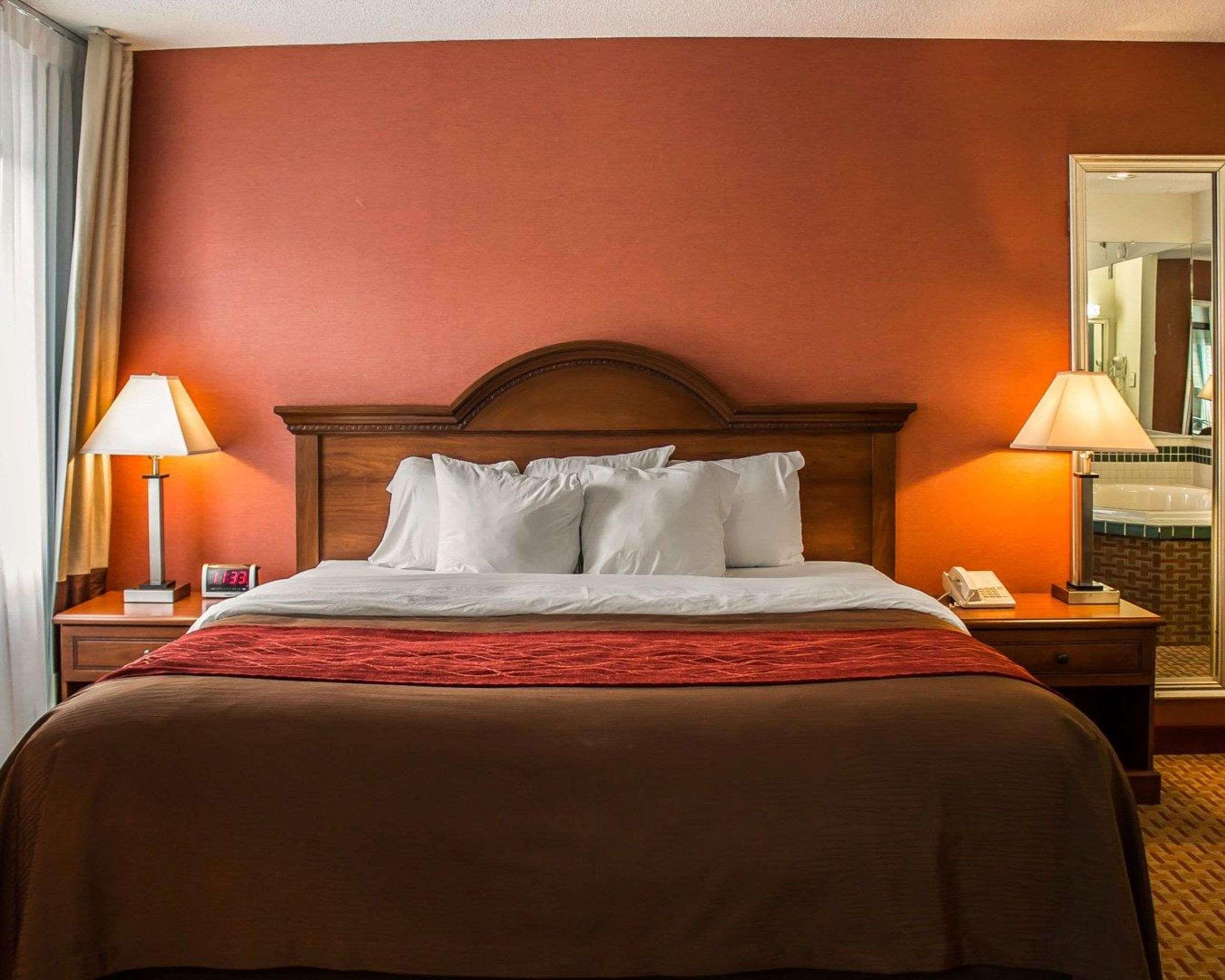 Quality Inn East Liverpool Extérieur photo