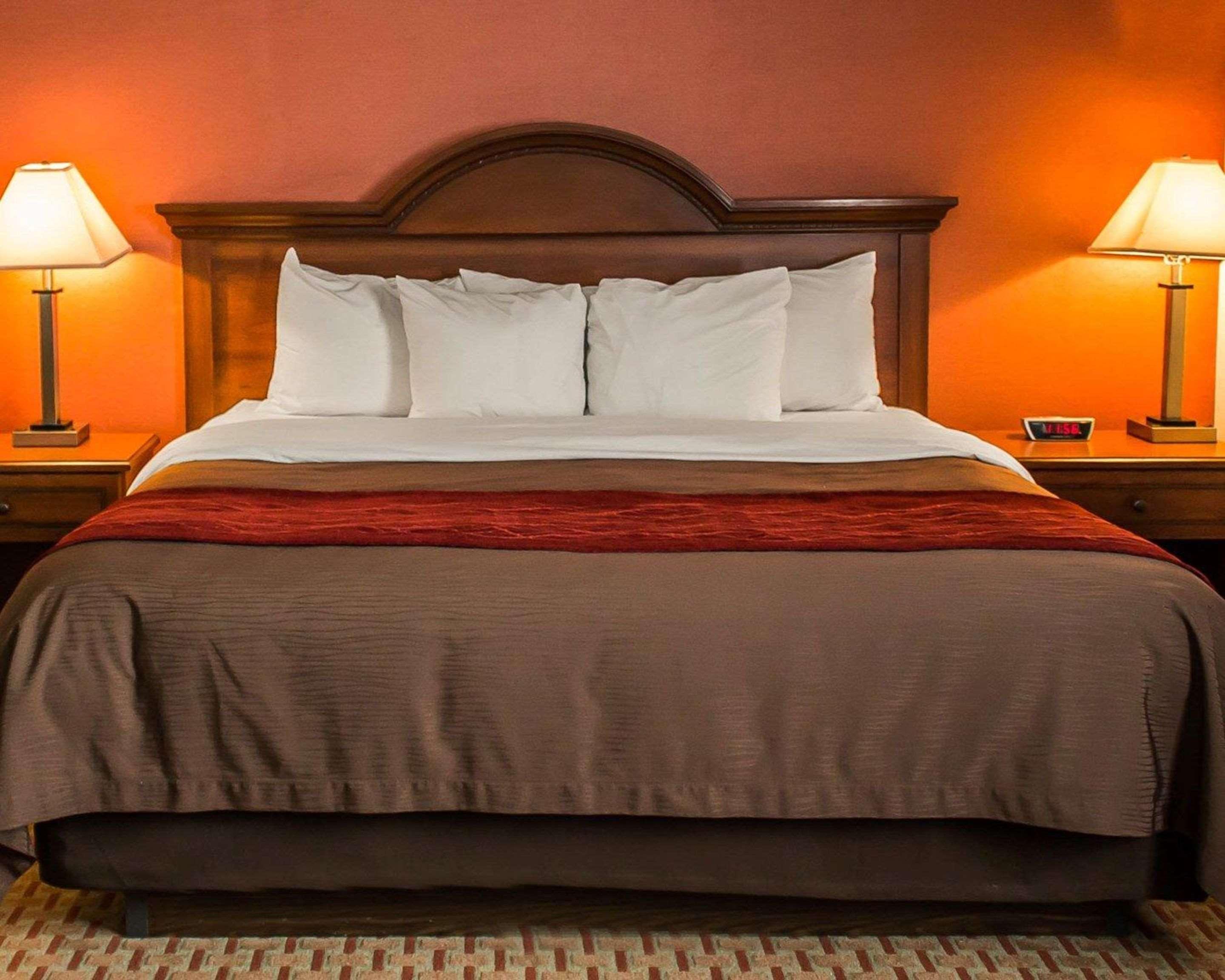 Quality Inn East Liverpool Extérieur photo
