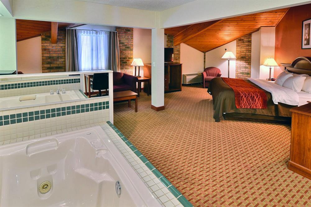 Quality Inn East Liverpool Extérieur photo