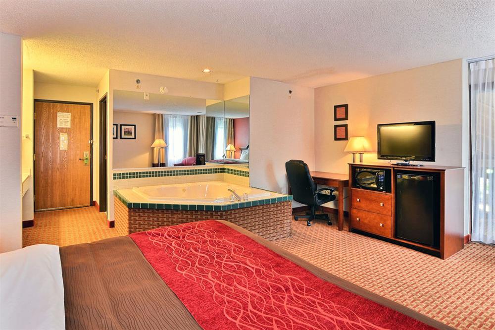 Quality Inn East Liverpool Extérieur photo