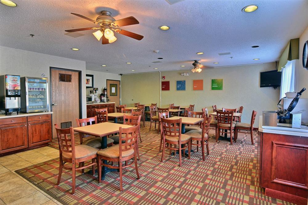 Quality Inn East Liverpool Extérieur photo