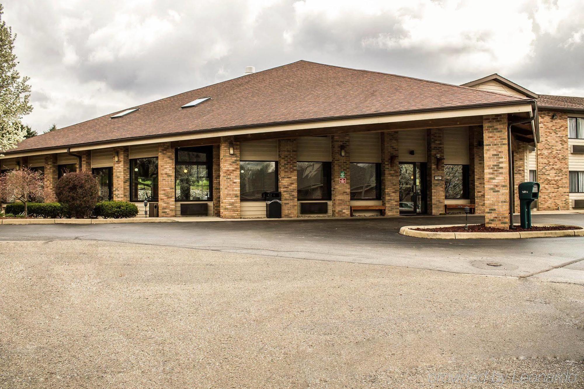Quality Inn East Liverpool Extérieur photo