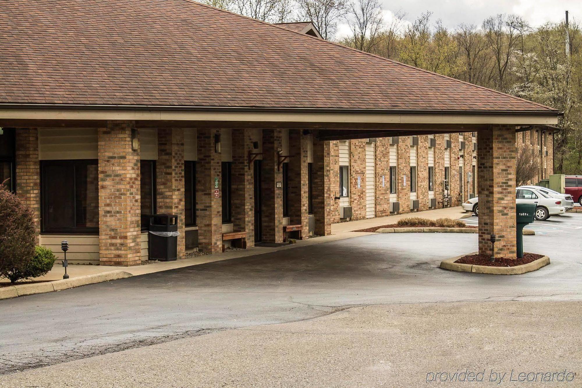 Quality Inn East Liverpool Extérieur photo