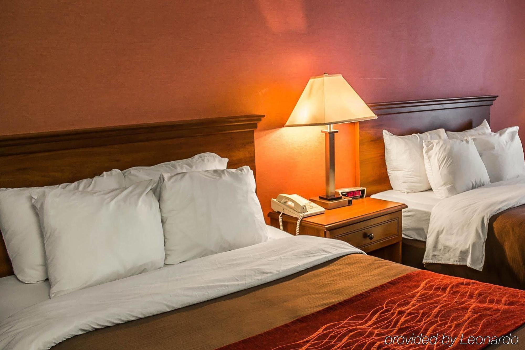 Quality Inn East Liverpool Extérieur photo